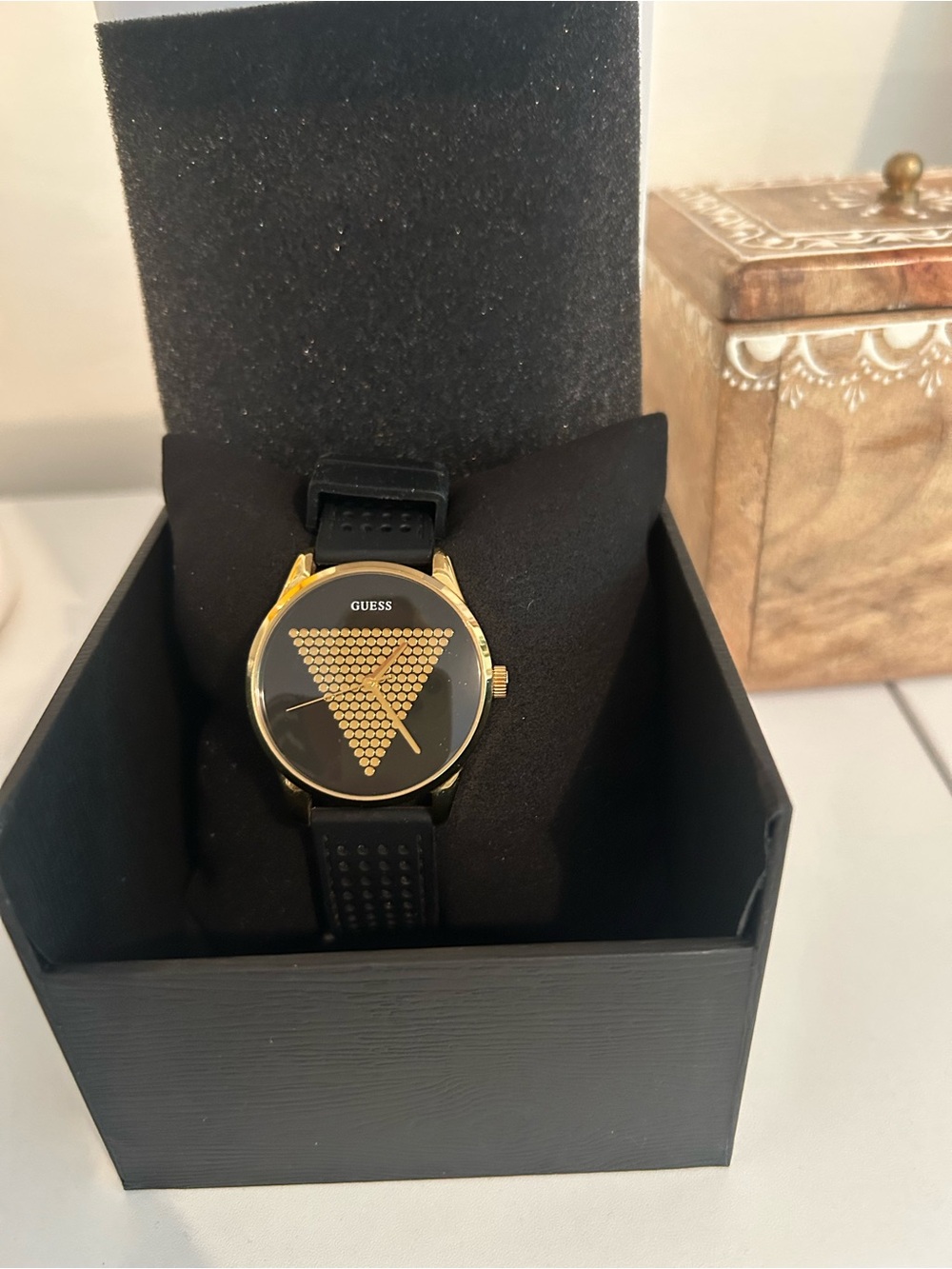 GUESS Women Black & Gold Logo Silicone Strap Watch  (model :
W1227L3)